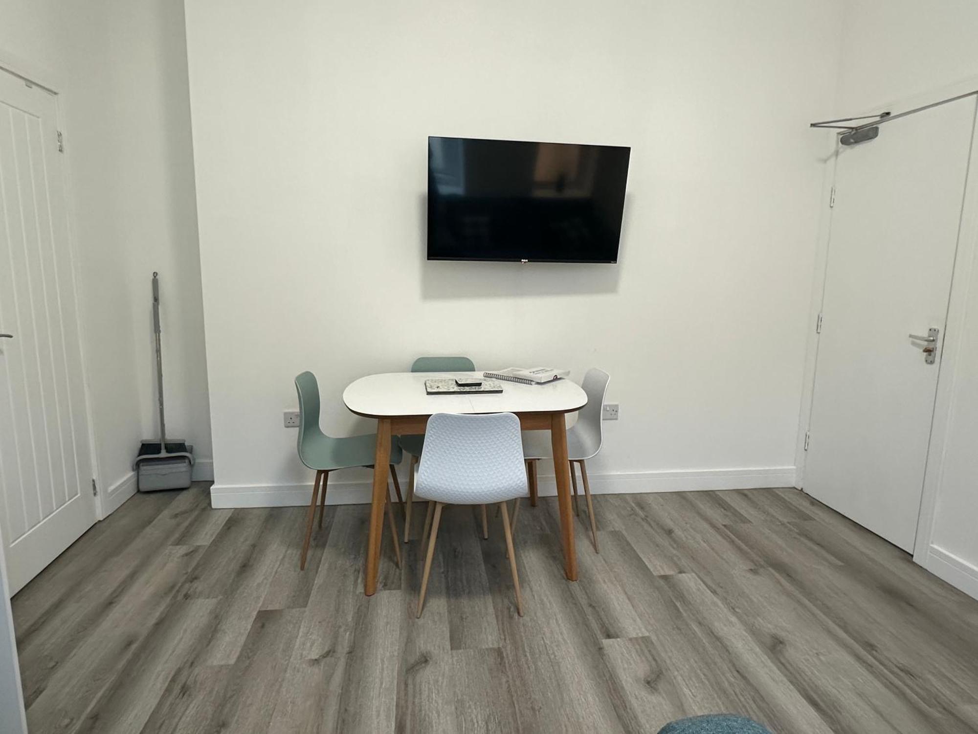 Carmen Sylva Flat Sea Front F7 *
